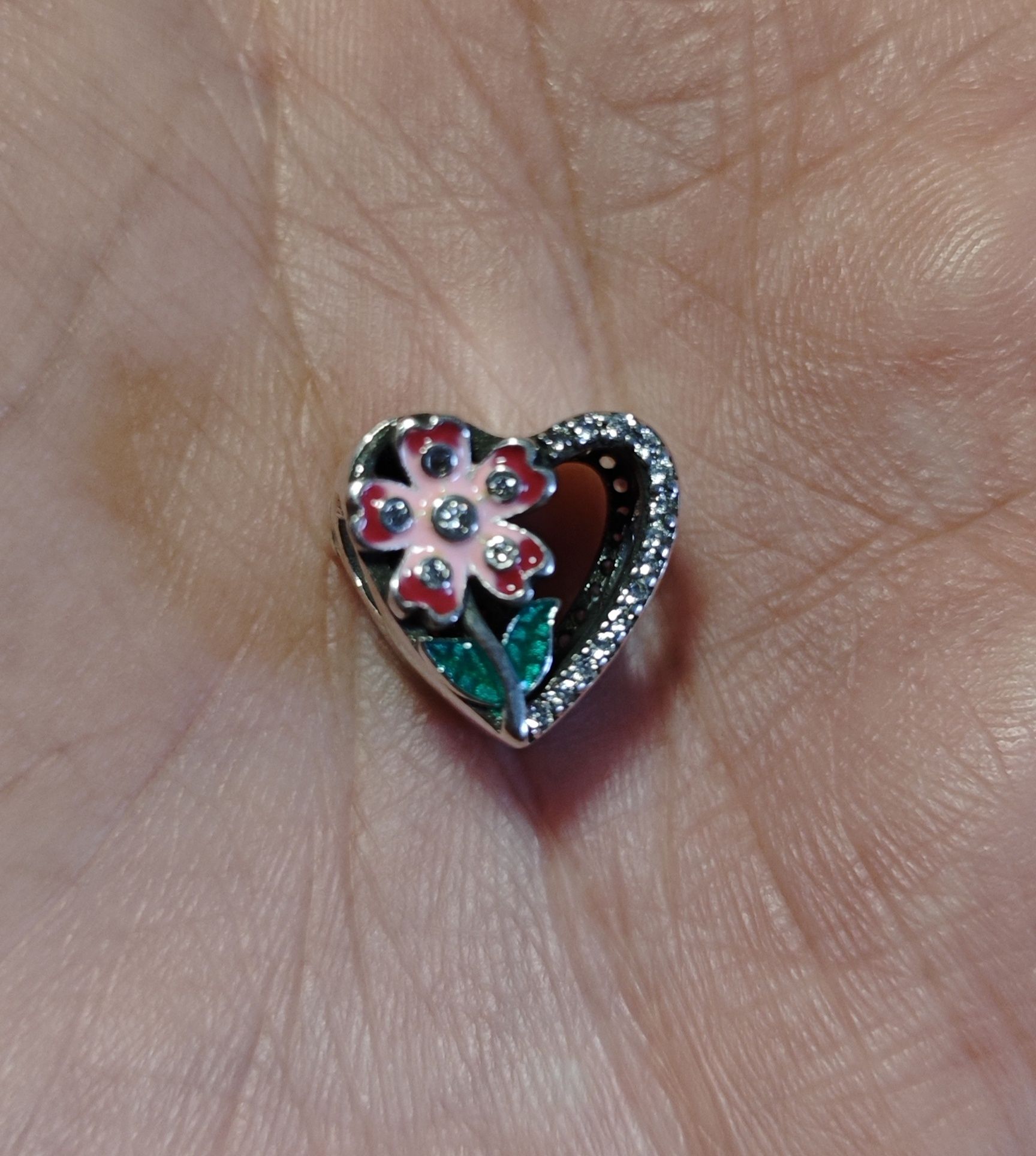 Charms srebne serduszko z kwiatkiem nowy do Pandory