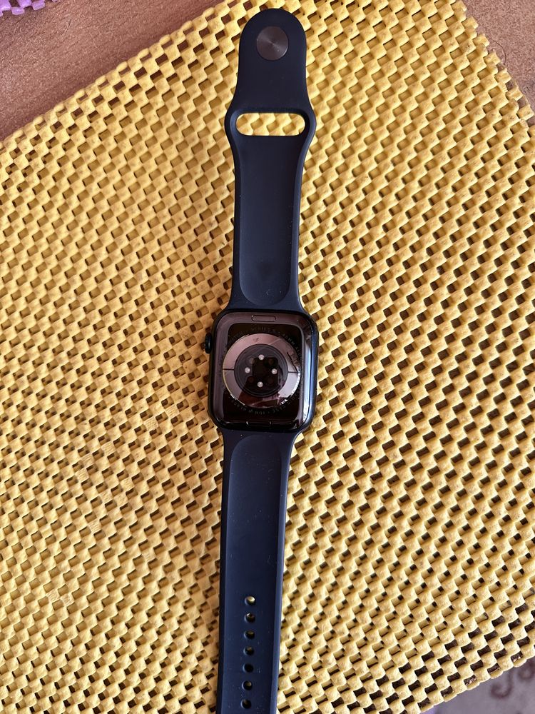 Продам Apple Watch 8 45 mm  32 gb на оф гарантіі