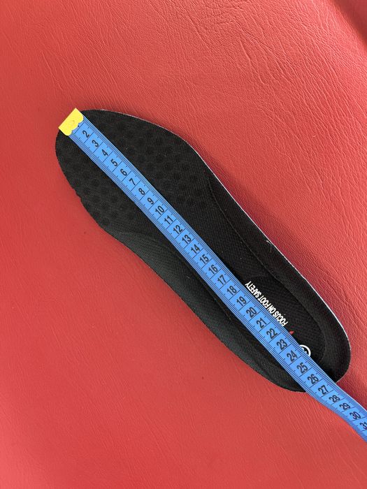 Кросівки. 40,5р. Mizuno Wave Rider 22