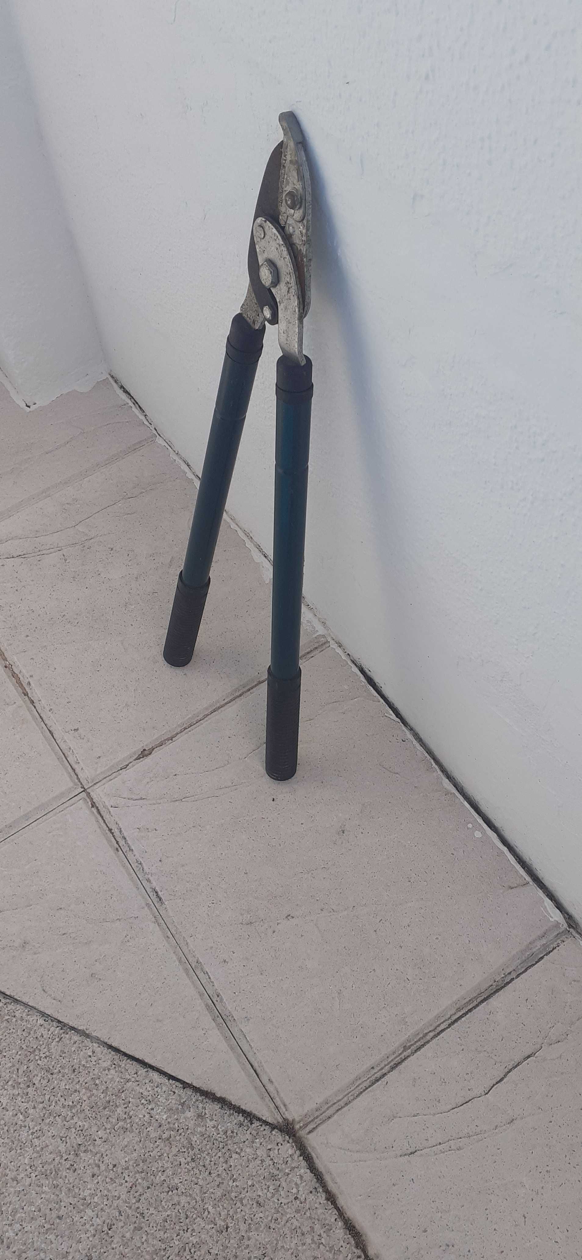 Tesoura para jardinagem
