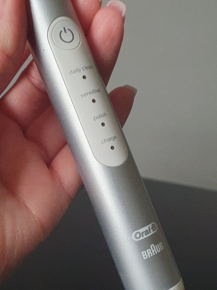 Szczoteczka elektryczna Oral B
