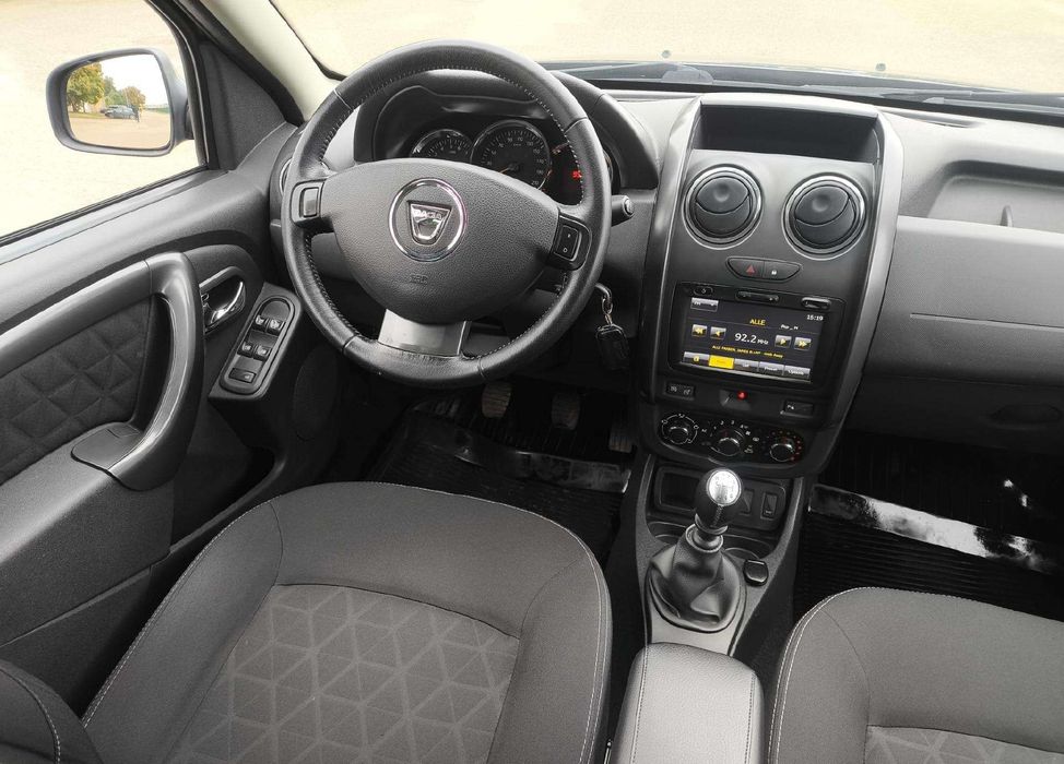 Продаю Dacia Duster 1.2 2015 року