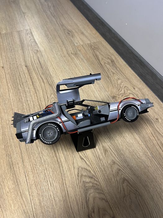 Model DeLorean DMC-12