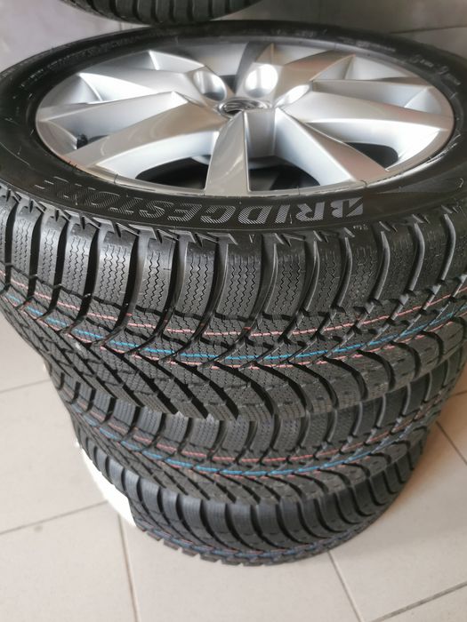 Fabrycznie NOWE Koła zimowe 205/55/16 Bridgestone 5x100 Skoda Rapid Fa