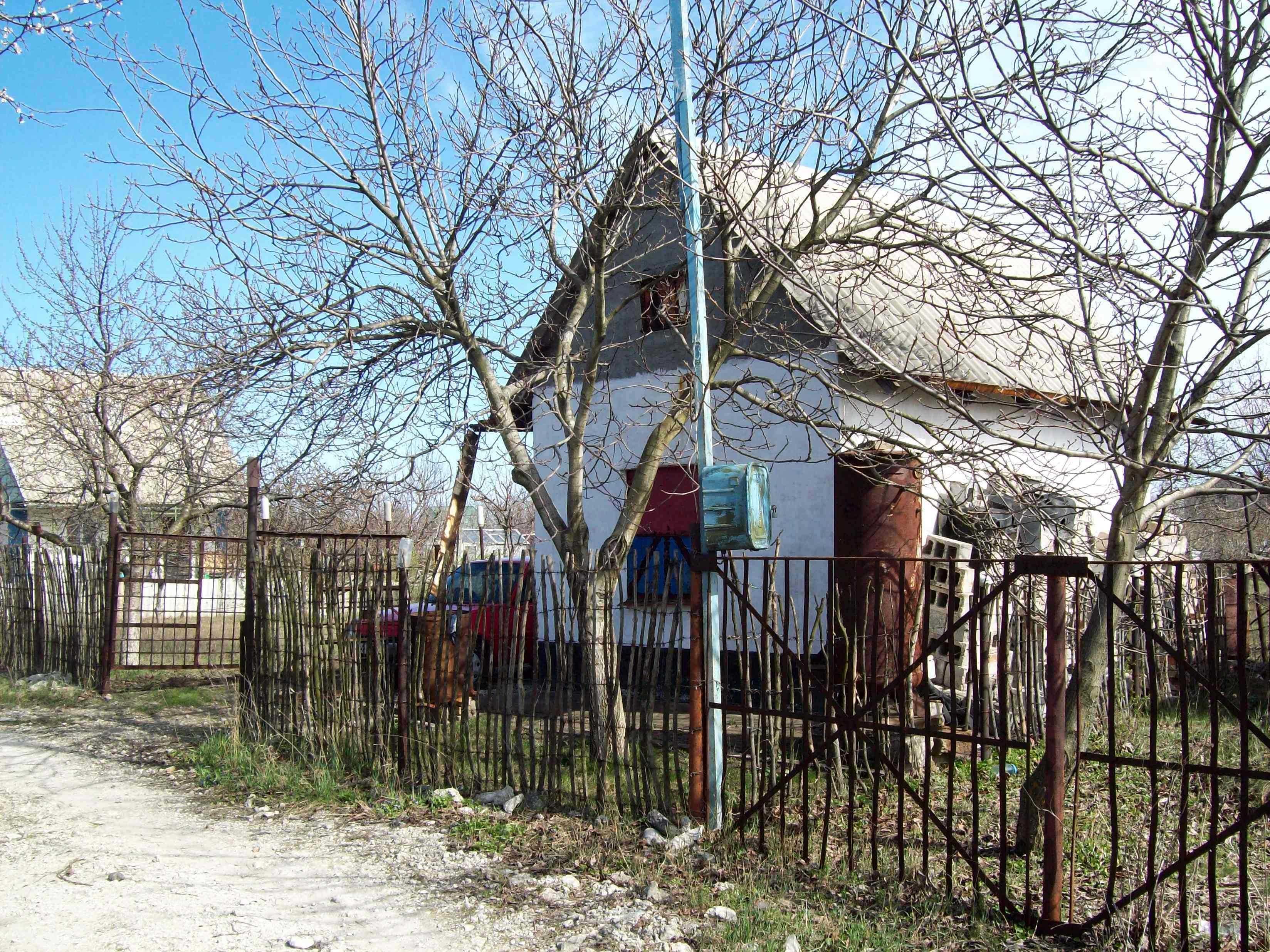 Терміново  Дачний участок та будинок/ Дача