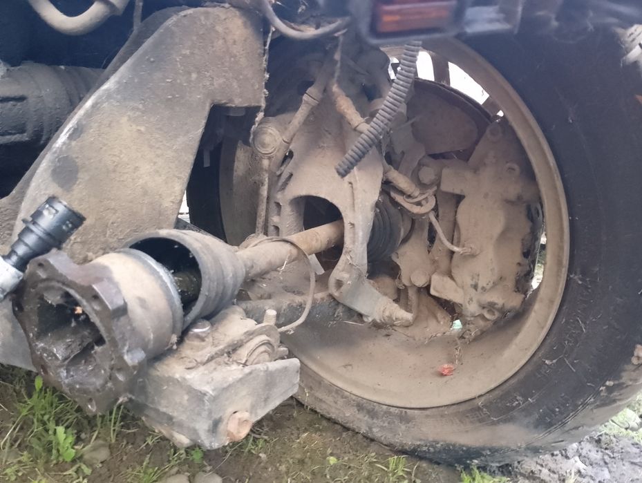 Продам Alfa Romeo Crosswagon 4×4 по запчастинах