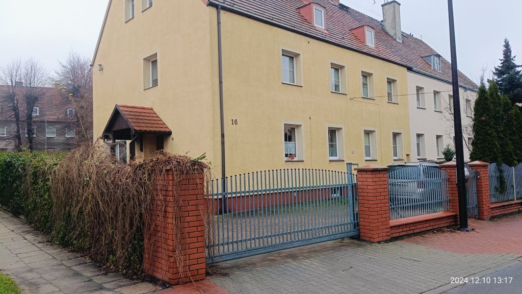 Duże bezczynszowe mieszkanie z garażem sprzedam