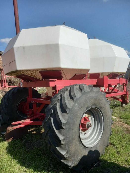 Причіп з бочками