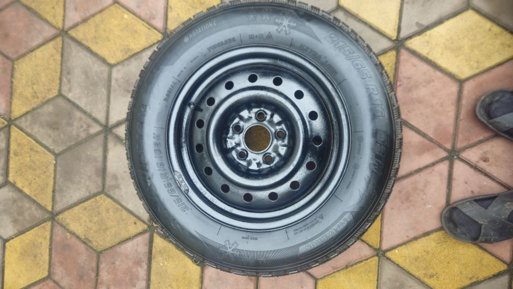 Продам металеві диски r16 з резиною або окремо резина і диски