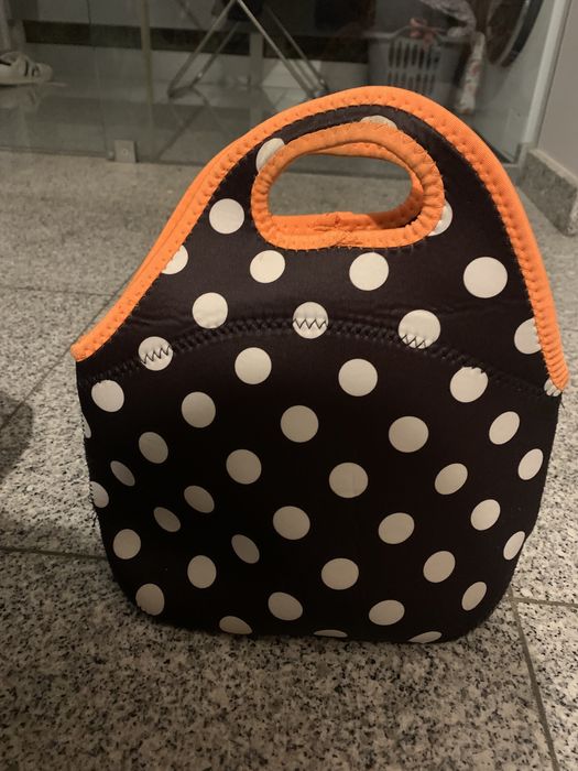 Lancheira preta e laranja+preta