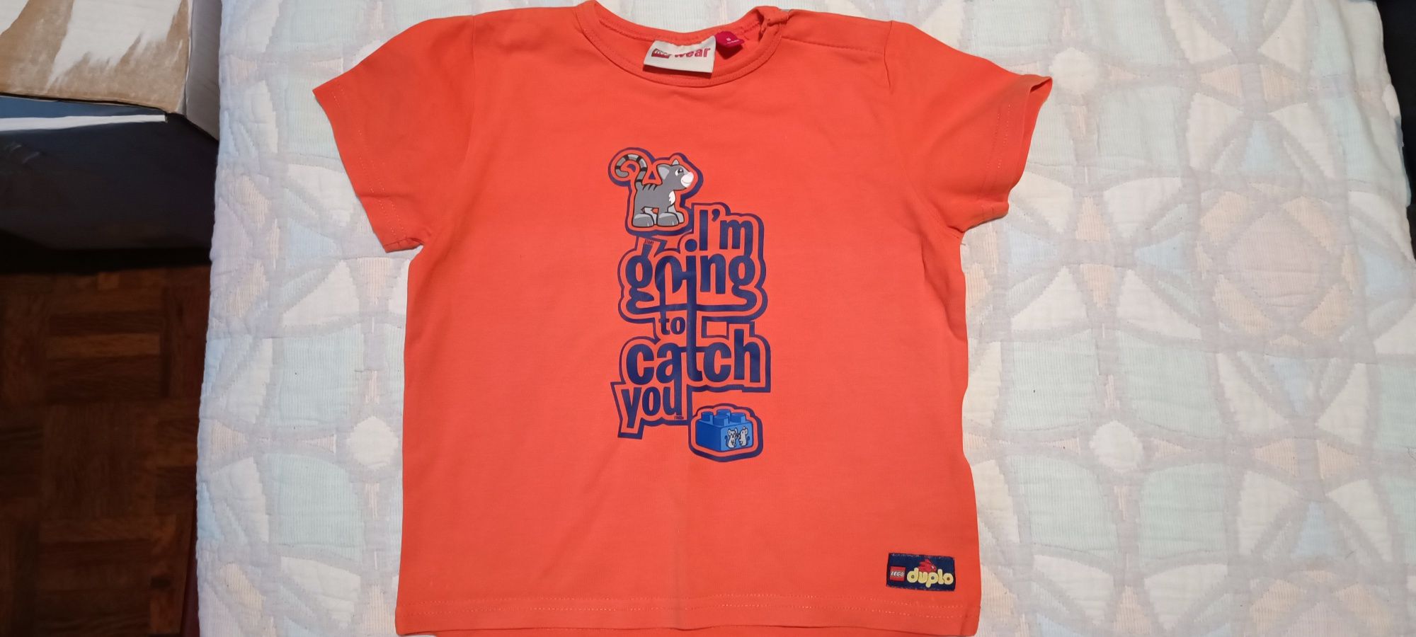 T-shirt laranja lego para bebe 12 a 18 meses como nova