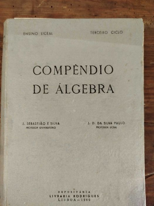 Manuais Escolares Antigos