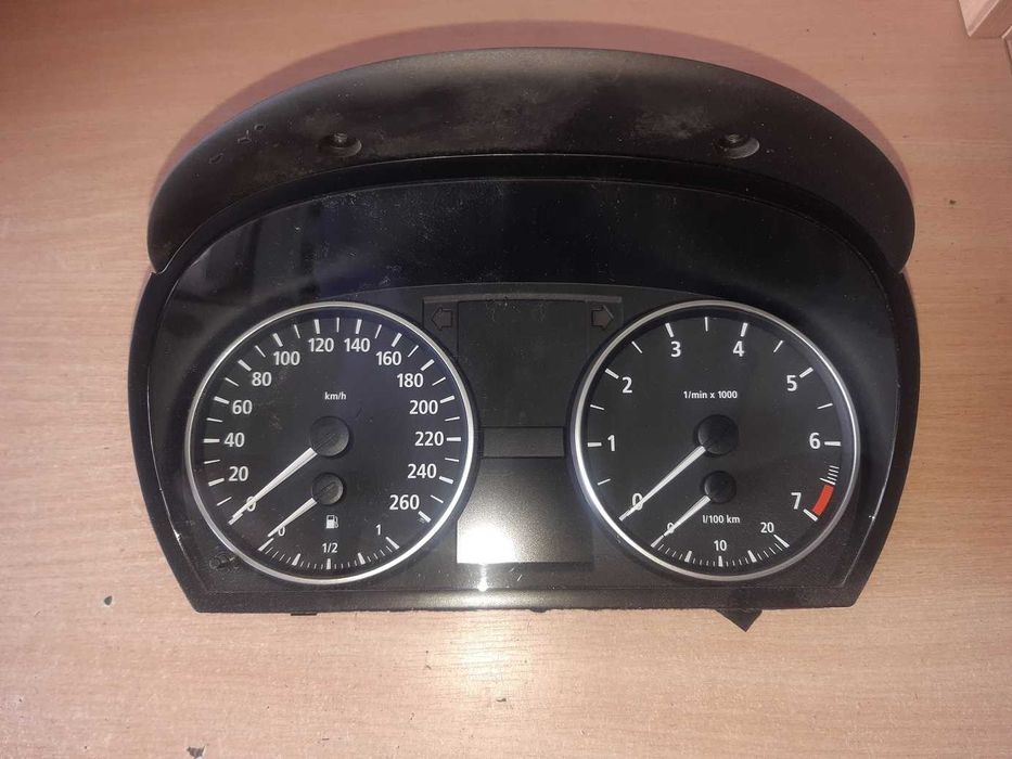 BMW E90 320 2.0 e - licznik