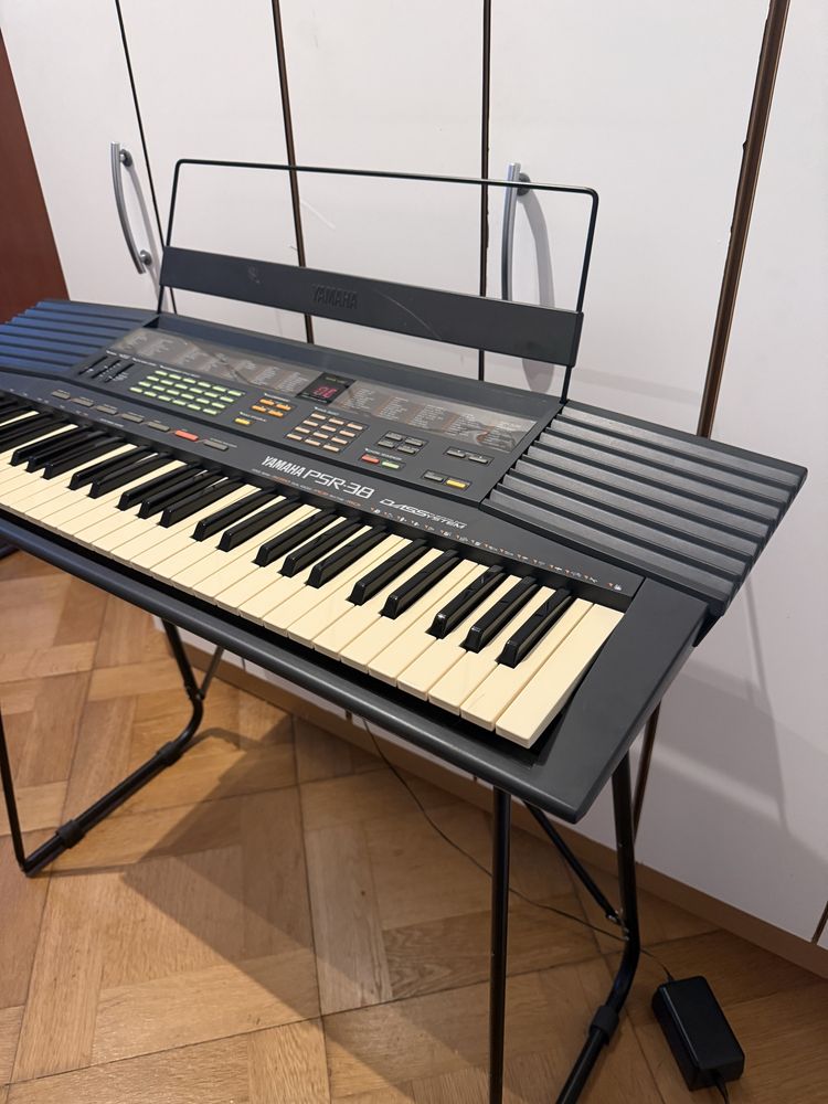 Синтезатор Yamaha psr-38 + стійка