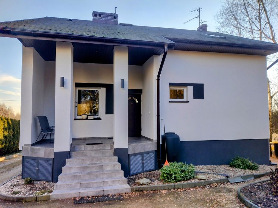 Układanie kostki brukowej Malowanie/Mycie elewacji Zakładanie trawnika