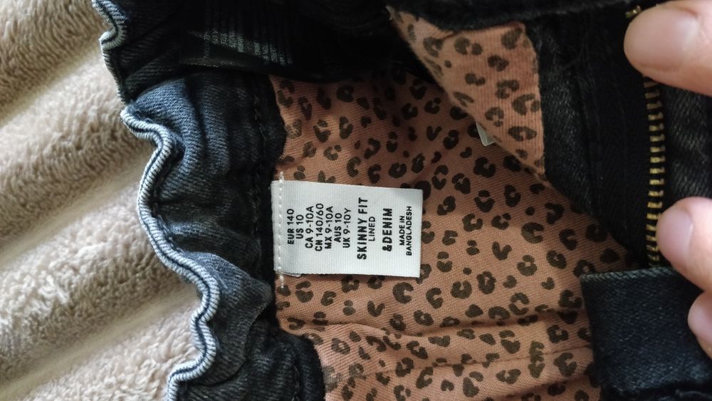 Утеплені джинси h&m для дівчинки 134-140 см.
