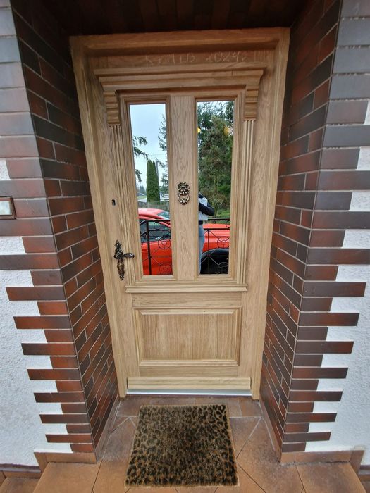 Drzwi zewnętrzne drewniane