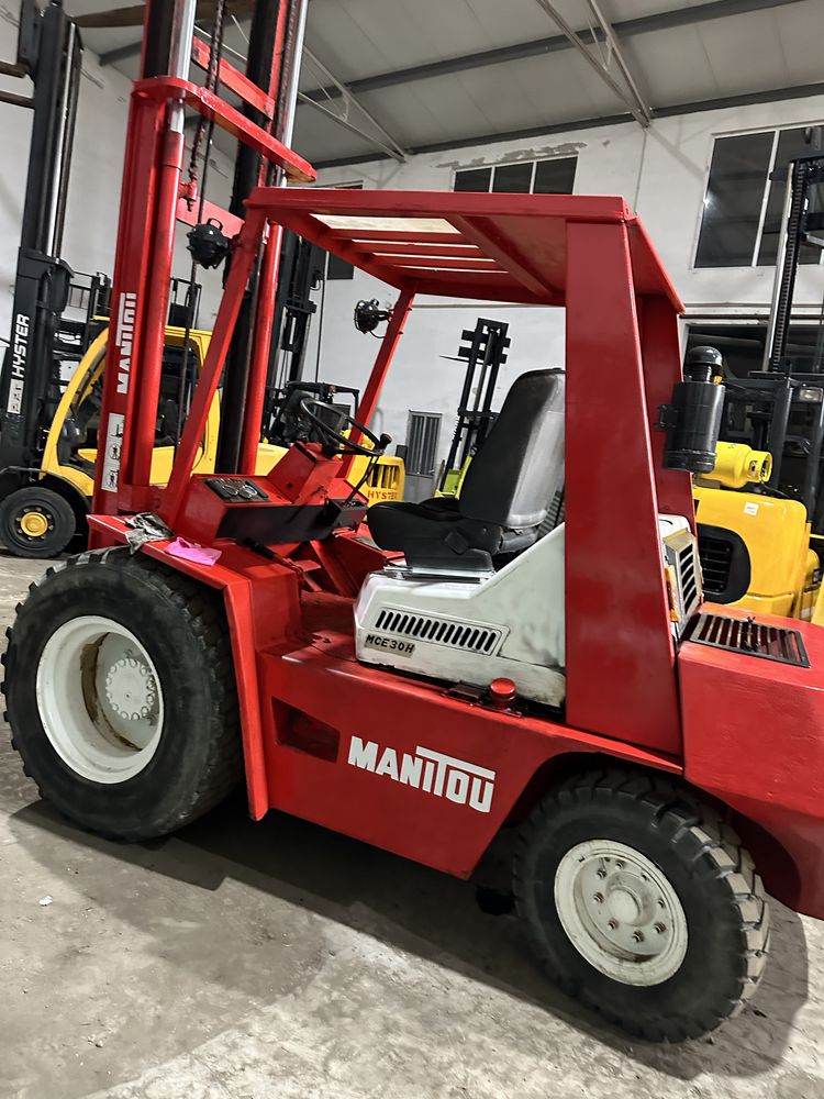 Empilhador manitou MC 30 de 3000 kgrs