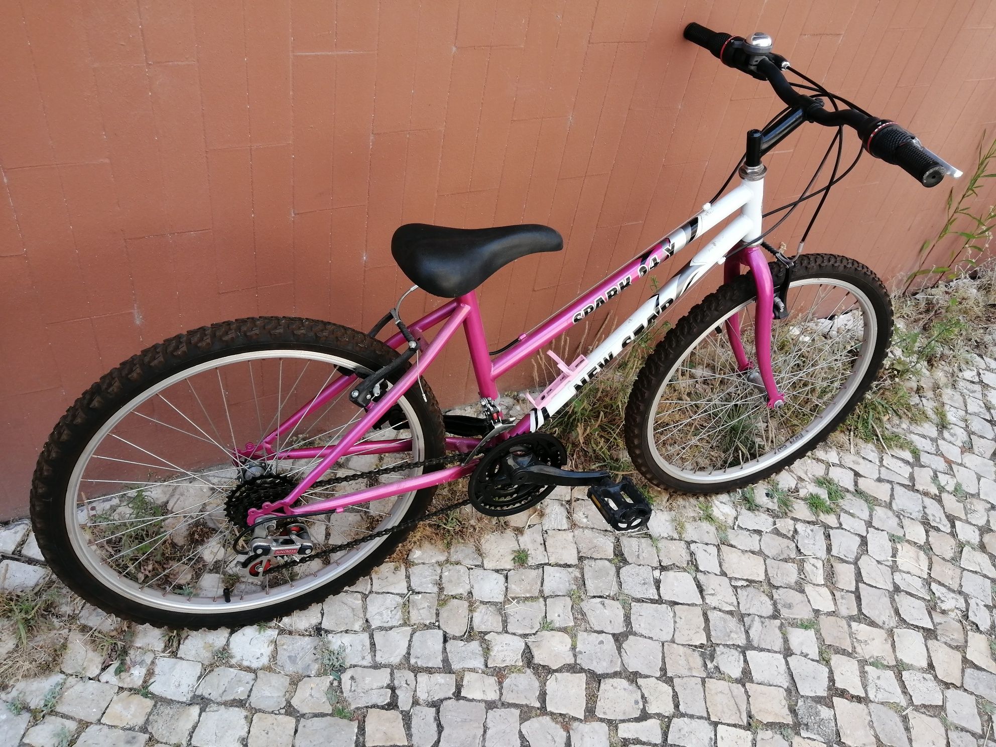 BICICLETA de CRIANÇA /JOVEM, RODA 20. 15 mudanças nos punhos. Impecáve