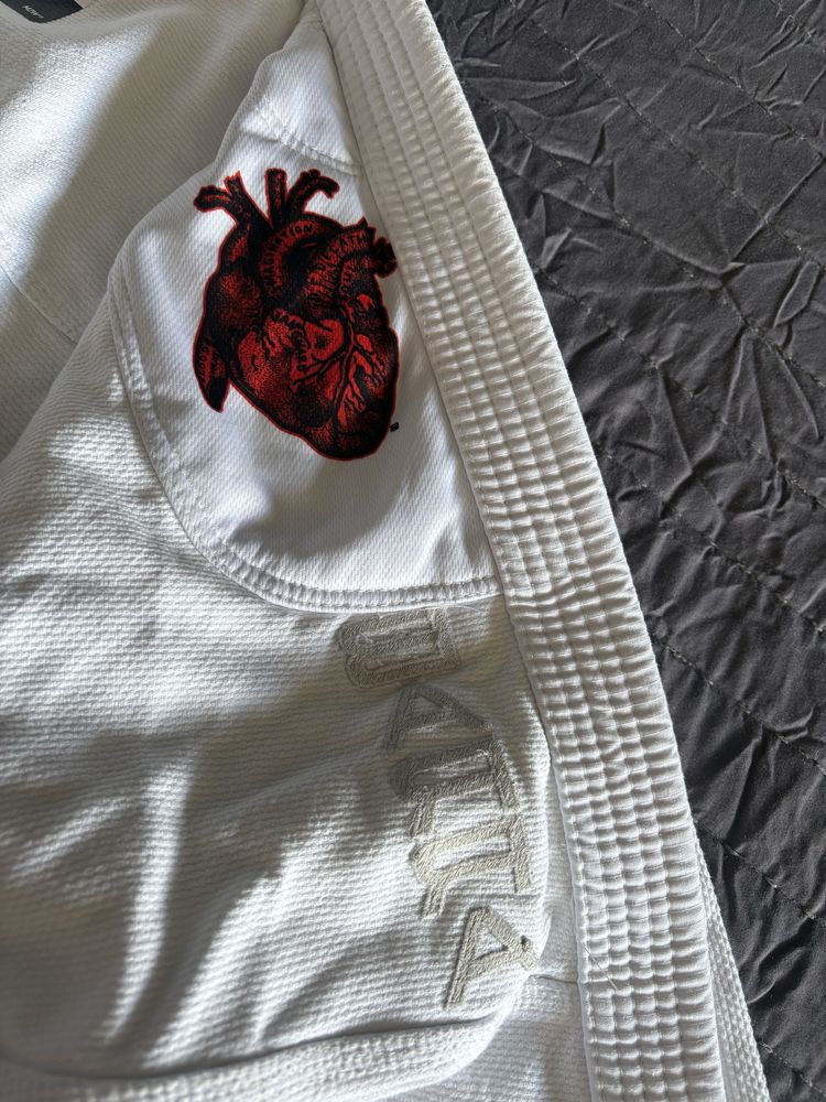 Kimono Gracie Barra x Vanguard Quase novo 2024