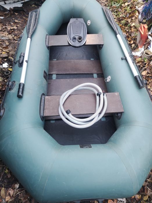Продам лодку ПВХ барк 260