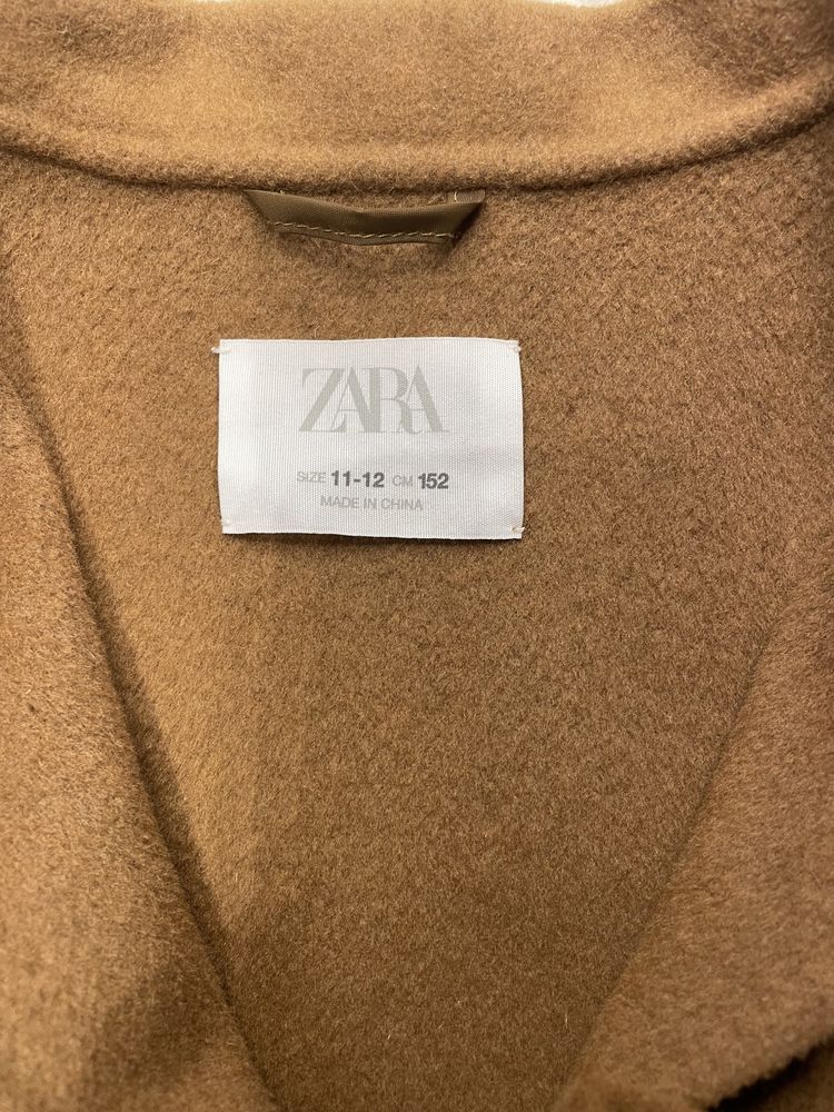 Пальто Zara на девочку, рост 152 см