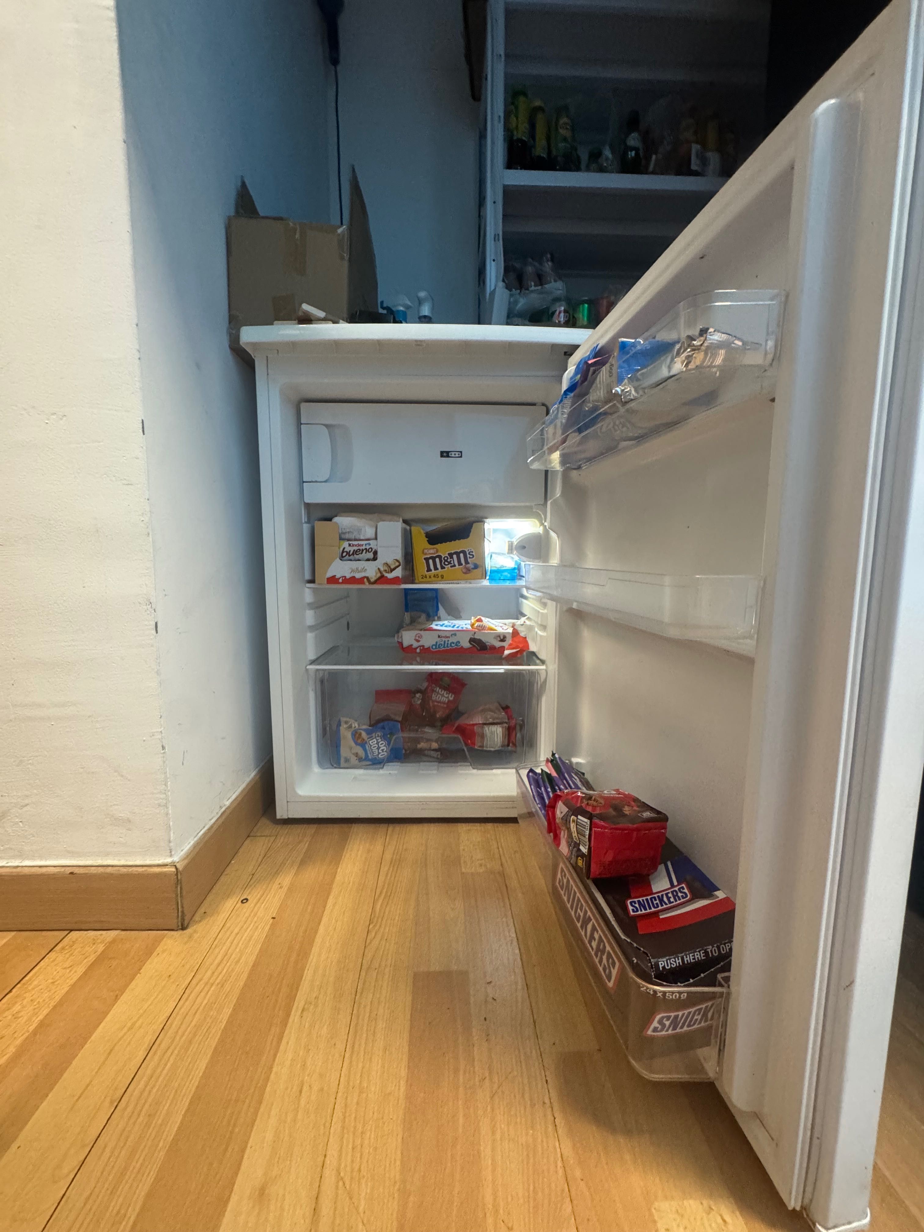 Conjunto de 4 Vending Machines + Equipamento Completo de Loja