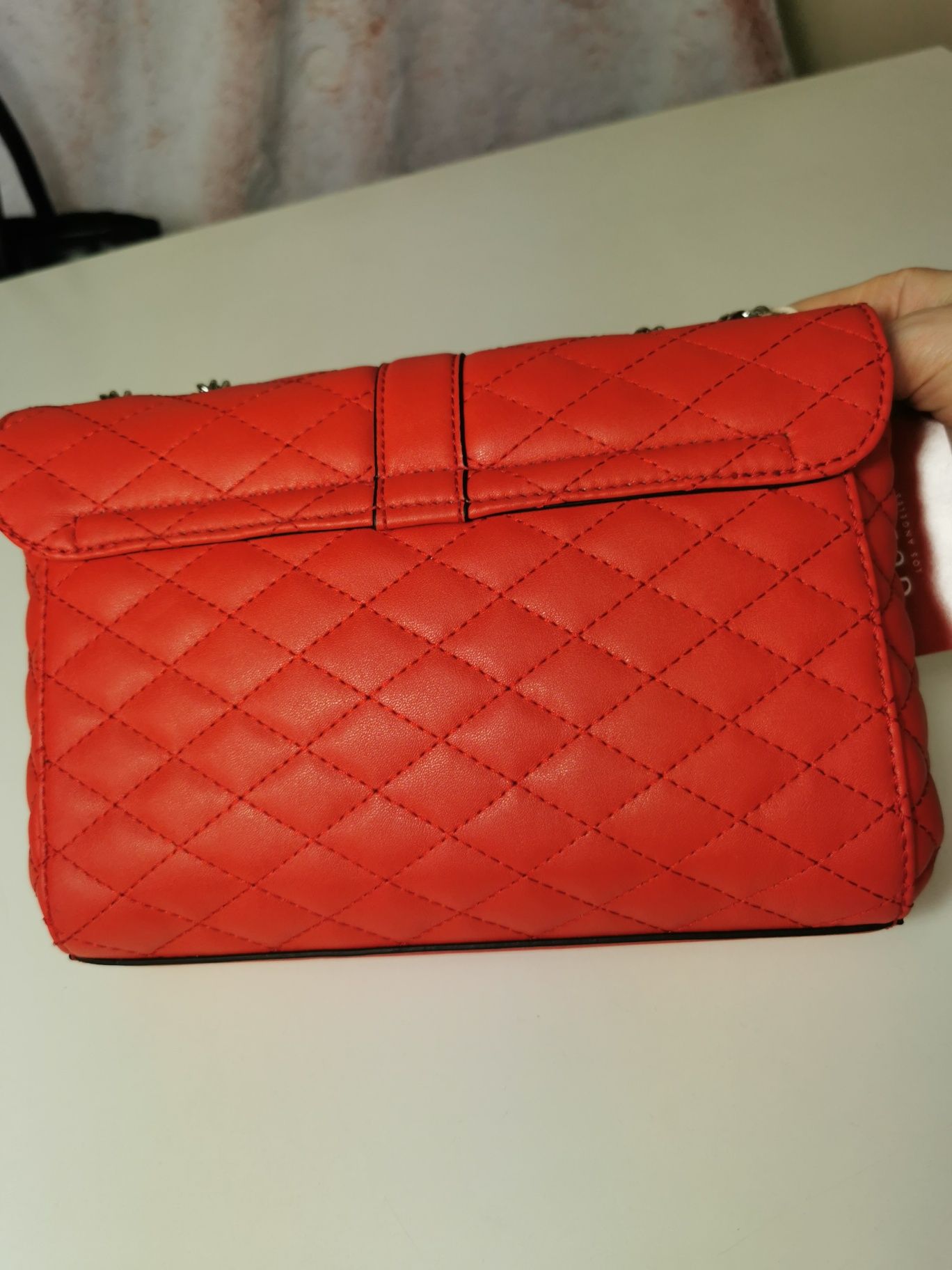 Nowa oryginalna torebka Guess Revenell Crossbody Flap czerwona