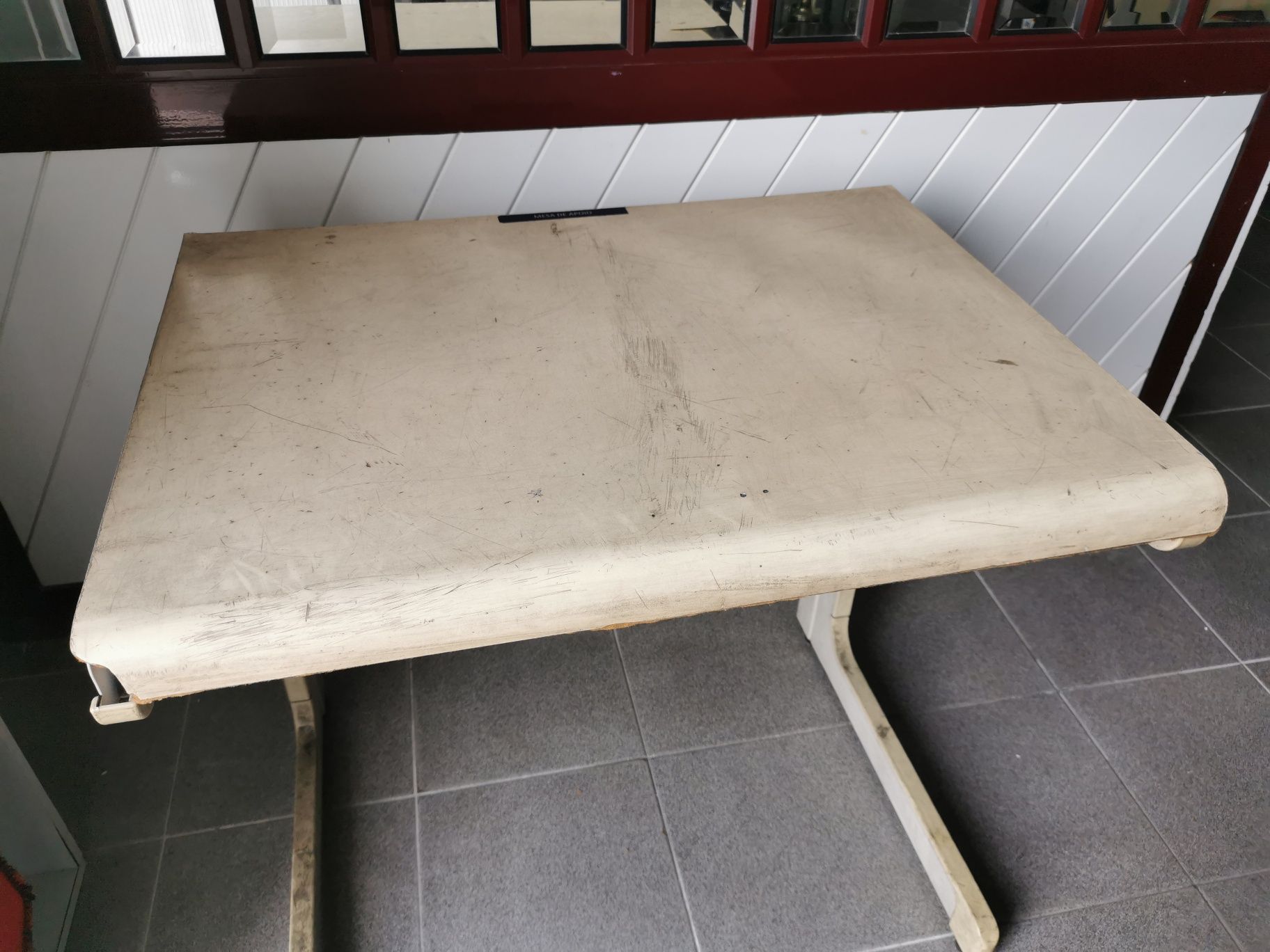 Mesa de secretária