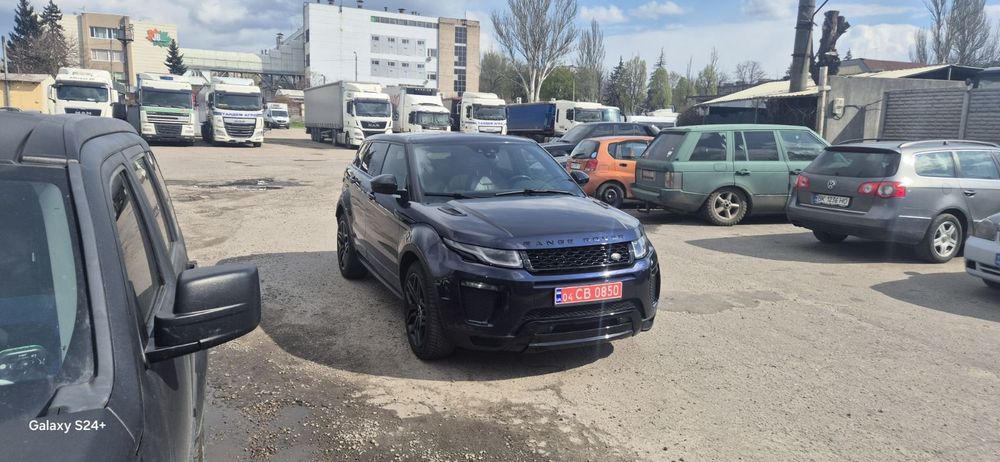 Ренж Ровер           .