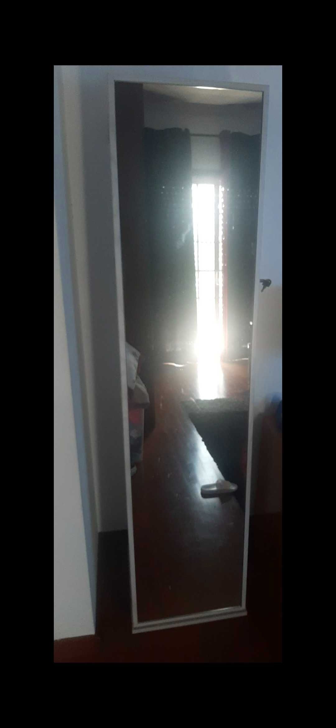 Espelho guarda jóias