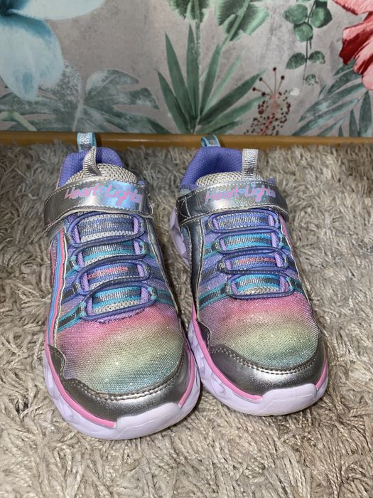 Кросівки Skechers 30 розмір світяться