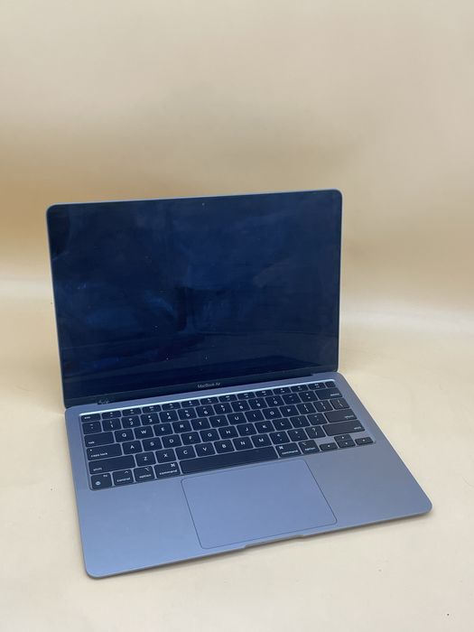 Macbook air 2020 m1 як не робочий