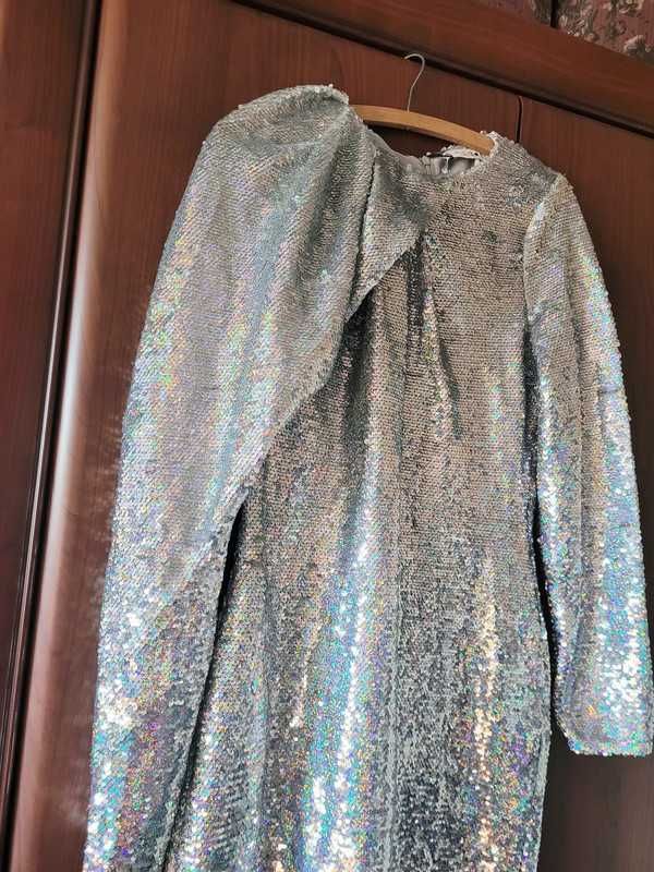 Srebrna holograficzna cekinowa sukienka Zara cekiny M