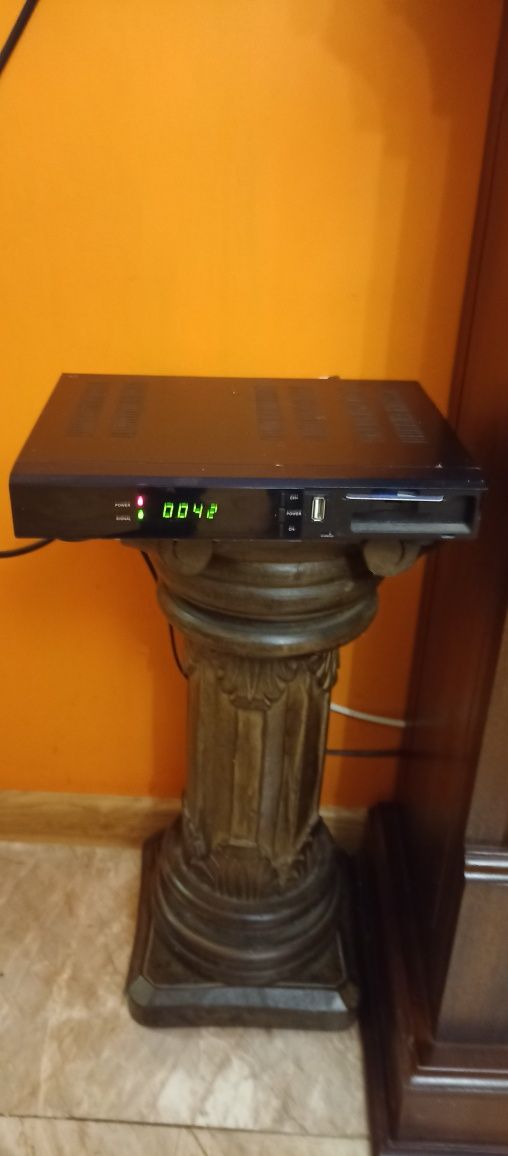 Sprzedam tuner telewizja