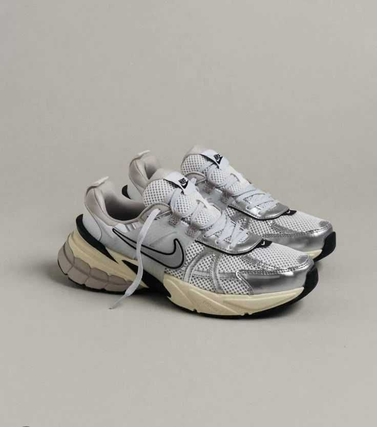 ОРИГІНАЛ Кросівки Nike V2K Run Metallic Silver