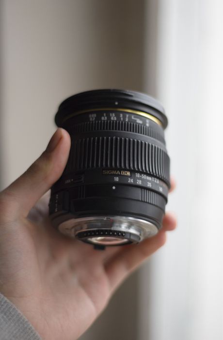 Sigma 18-50mm f/2.8 macro Nikon (з вбудованим мотором фокусування) HSM