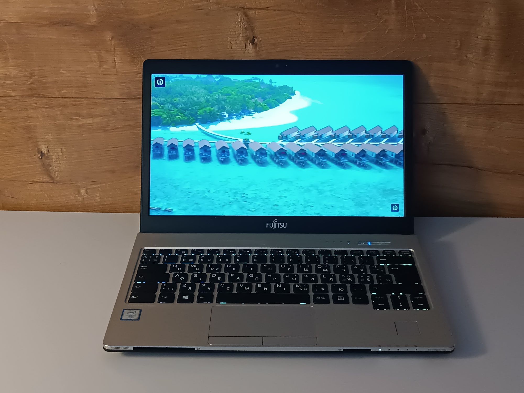 Потужний ноутбук 13.3" FHD/Core i7/12 ОЗУ/500 SSD/Батарея 5 годин