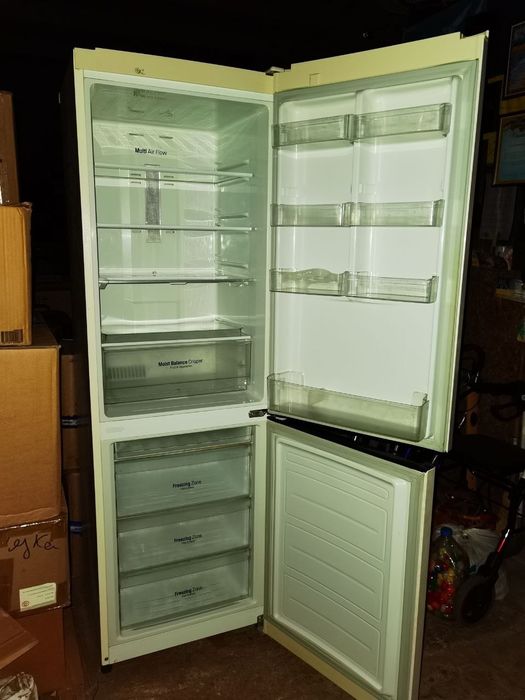 Холодильник LG nofrost 2020года. Гарантия!