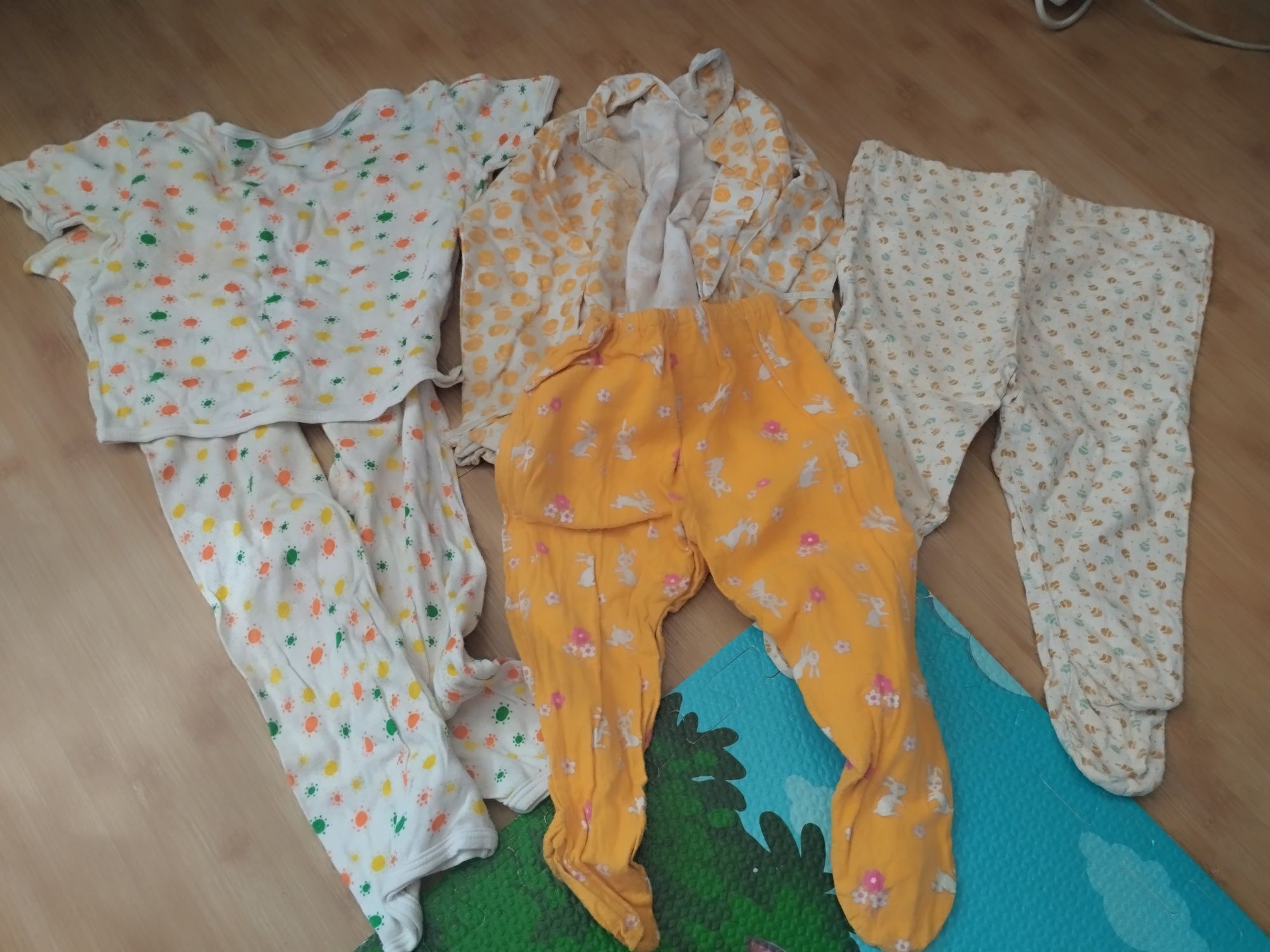 Подарую радянський дитячий одяг