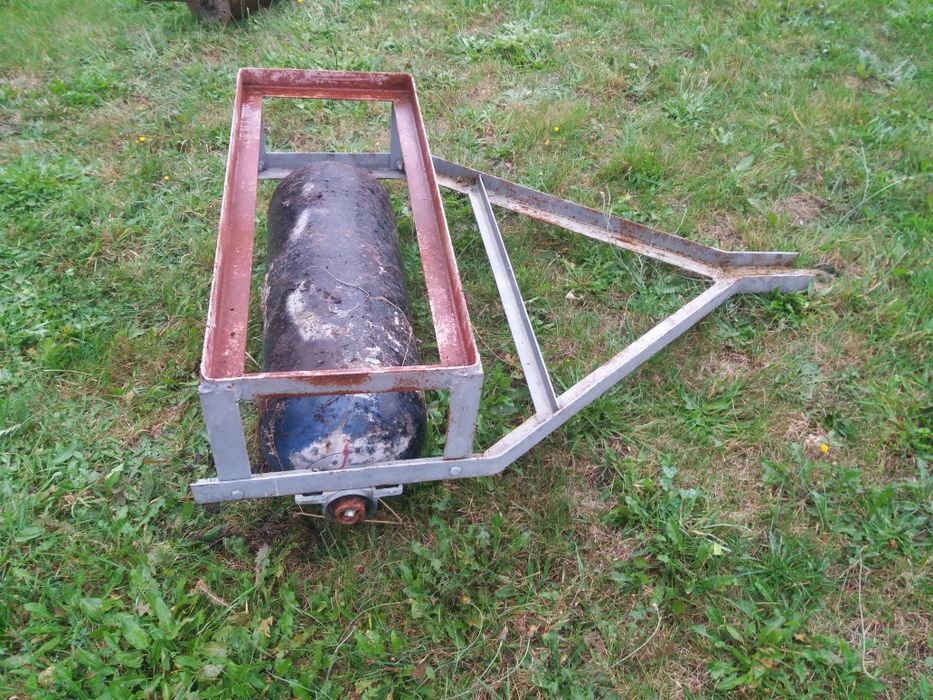 Walec z możliwością dociążenia bloczkami betonowymi