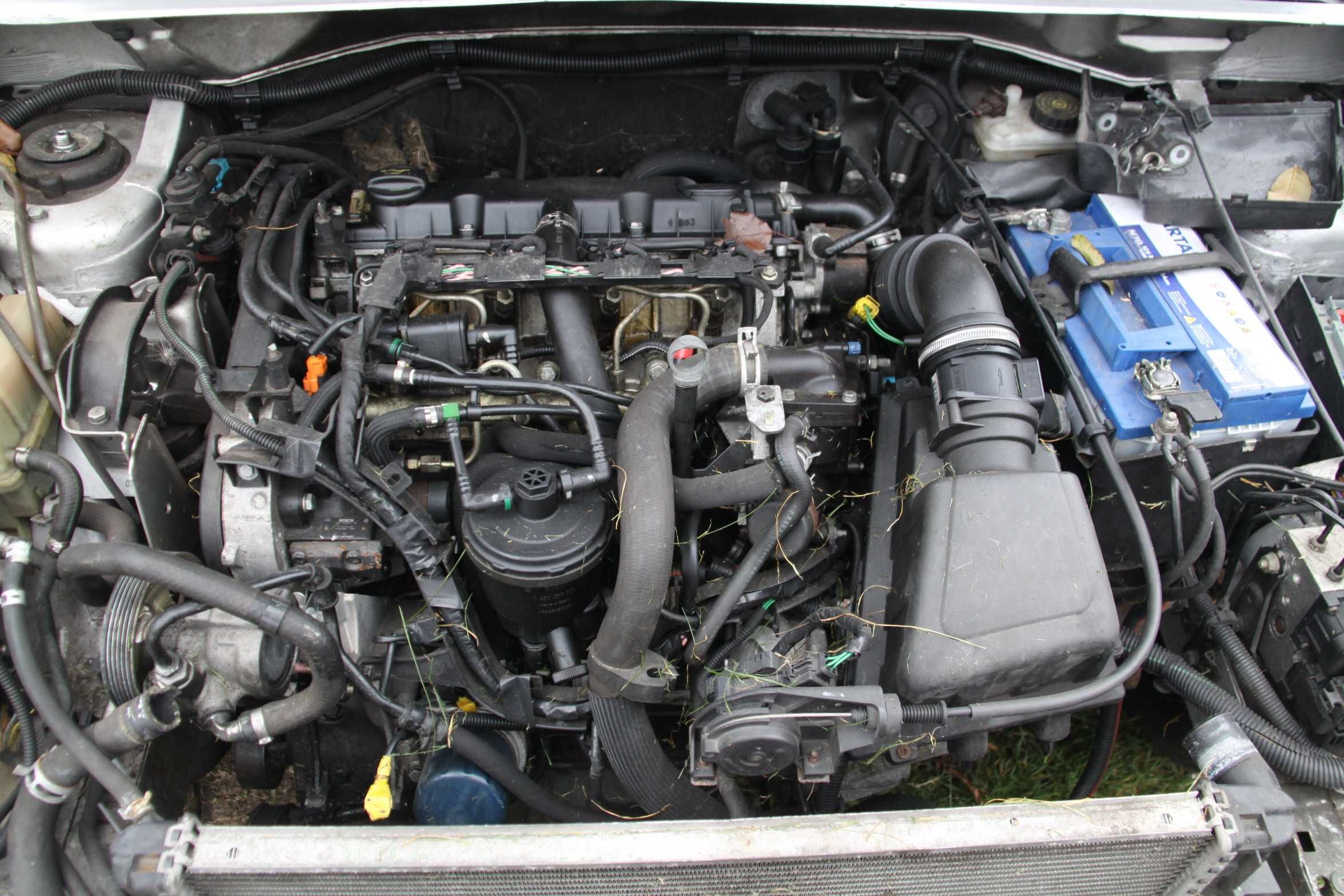 Berlingo Partner  2,0 HDI RHY Kolor EYCC Auto na Części