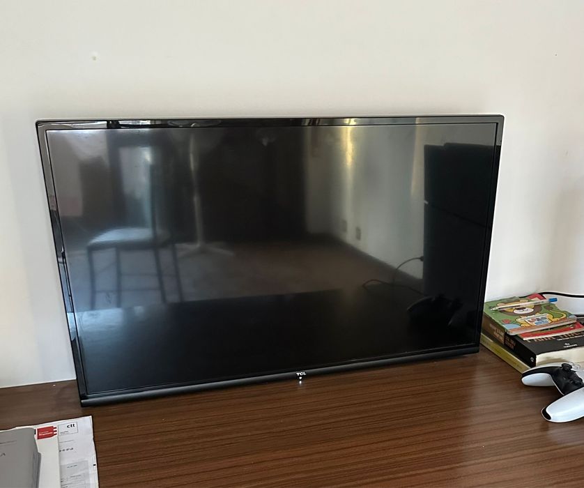 Penteadeira e TV TCL de 32’