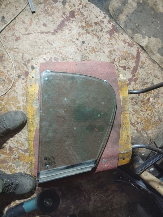 Опель Астра, переднє і заднє скло