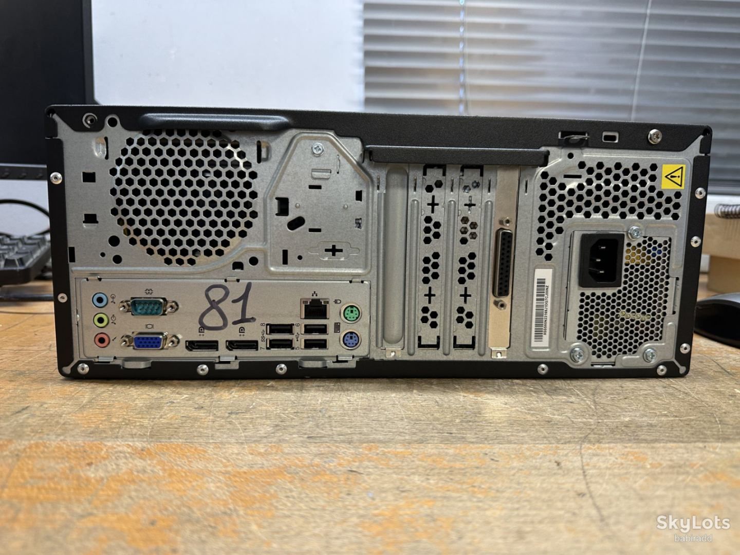 Системный блок LENOVO M710t I5-7400/ 8Gb DDR4 / SSD256Gb / HDD 500Gb
