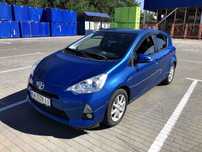 Toyota Aqua гібрид