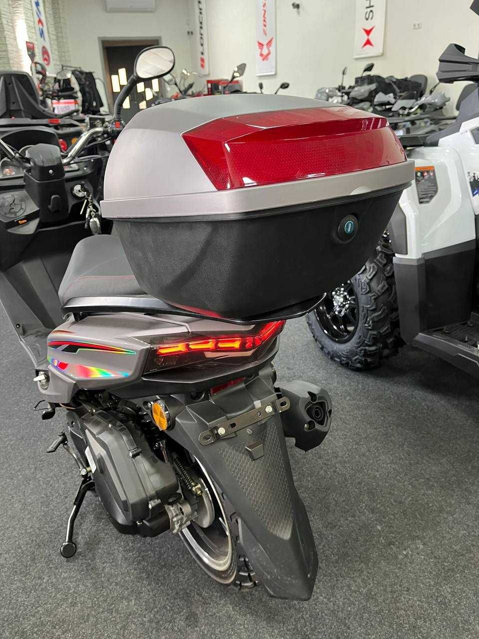Скутер SPARK SP150S-18
