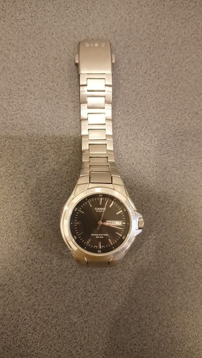 Zegarek męski Casio srebrny