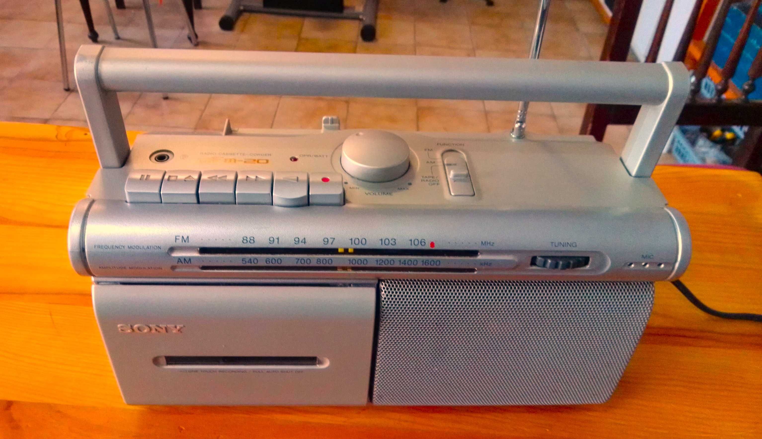 Rádio Gravador Sony CFM20