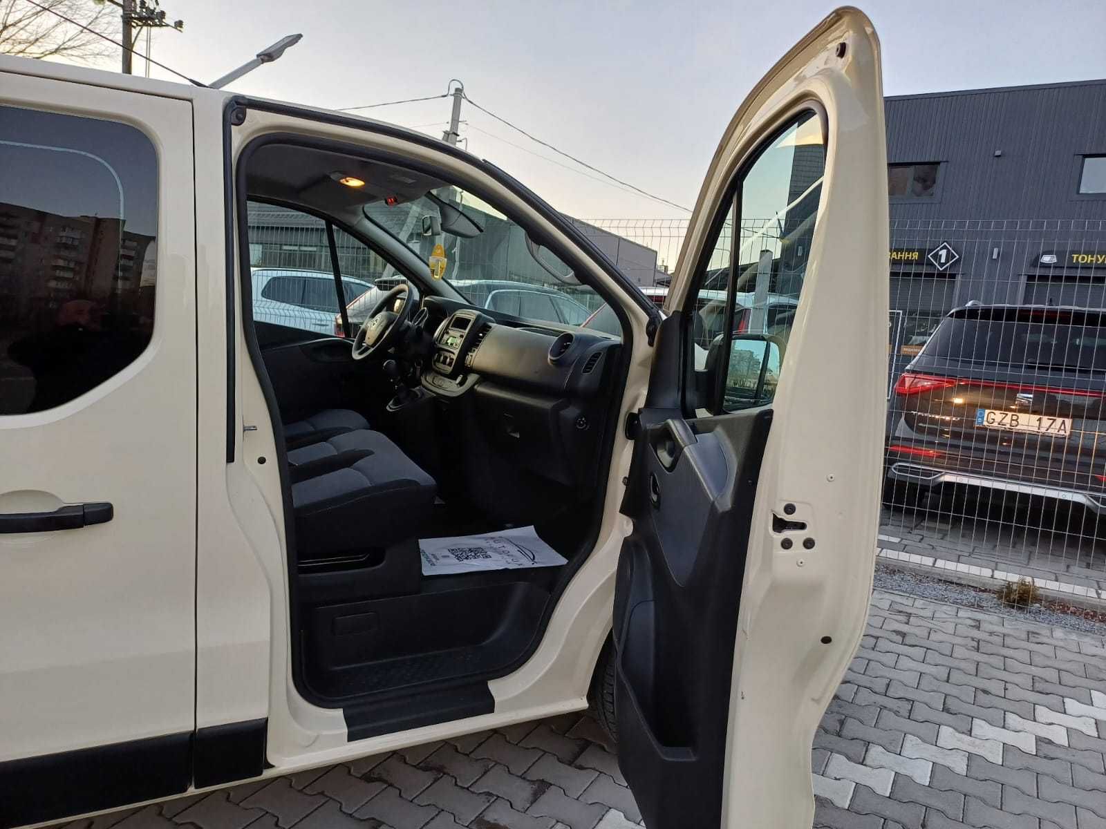 Продам OPEL VIVARO B 3 Пасажир 2015 9місць Renault Trafic з Німеччини